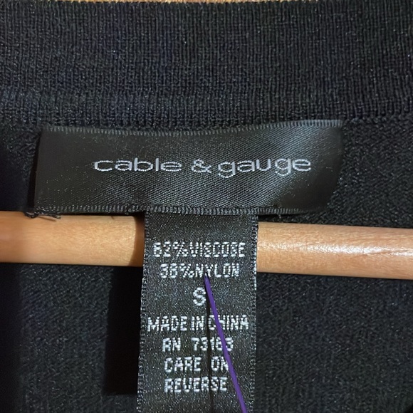 •CABLE & GAUGE•BLACK RIBBON TRIM FULL ZIP 3/4 SLEEVE KNIT CARDIGAN SIZE SMALL - Picture 4 of 6